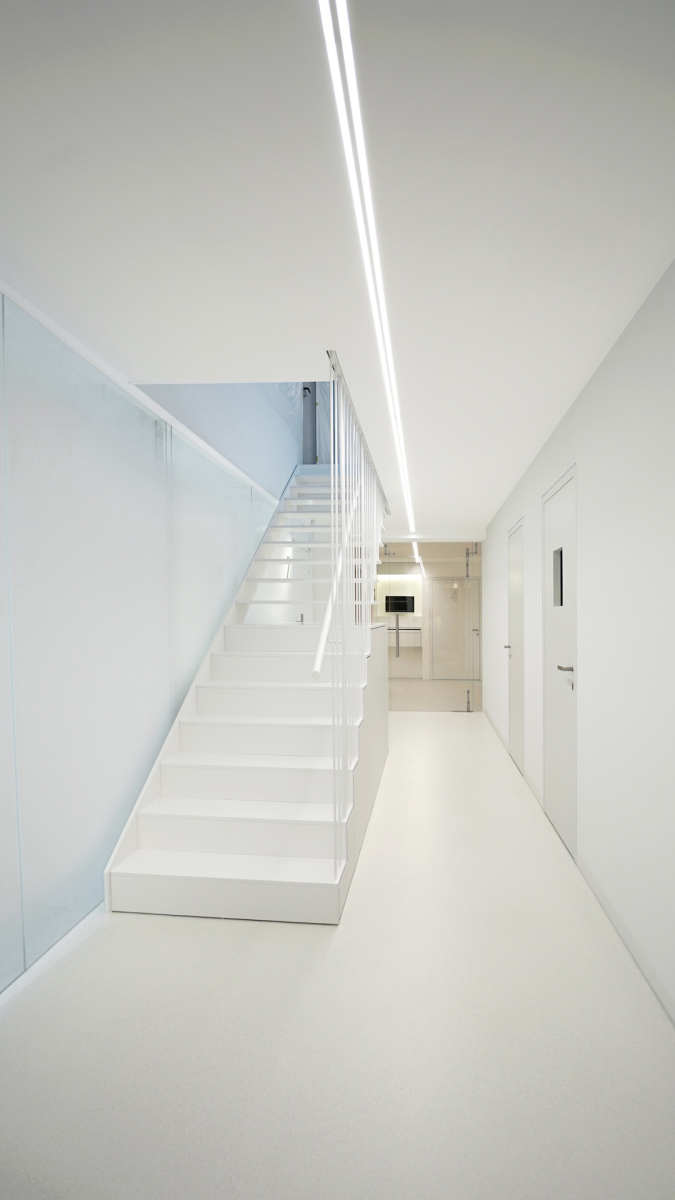 Treppenaufgang zum Labor. Foto: Schönheinz Design