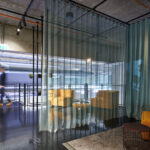 Die Idee einer offenen Halle für die Mitarbeiter der List-Gruppe prägte das Innenraumkonzept von Brandherm + Krumrey.