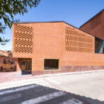 In der spanischen Provinz haben Magén Arquitectos einen beeindruckenden Theaterbau realisiert, der alle Erwartungen erfüllt.