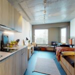Wien hat seit einigen Monaten ein Apartmenthaus, das innovative Lösung für die Wohnungsfrage in Großstädten sein kann. BEHF Architects gestalteten die Innenarchitektur.