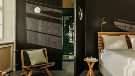 Von Herzog & de Meuron entworfenes Hotelzimmer im Volkshaus Basel