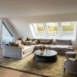 Designer, Tischler, Möbelrestaurateur und Innenarchitekt: Cyrus Ghanai stellt eine Maisonettewohnung im Norden Stuttgarts vor.