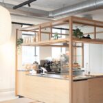 OEO Studio realisieren die Zentrale der Fahrradbekleidungsmarke Pas Normal Studios mit Firmensitz, Flagshipstore und Café in Kopenhagen.