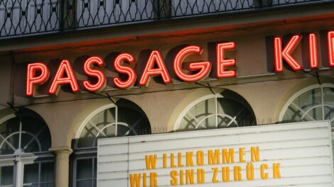 Batek Architekten sanieren Kino in Berlin: Yorck Passage