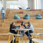 Raumreaktion: Züricher Innenarchitekturbüro denkt Schule neu