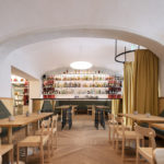 Gastraum in modernem Wiener Kaffeehaus