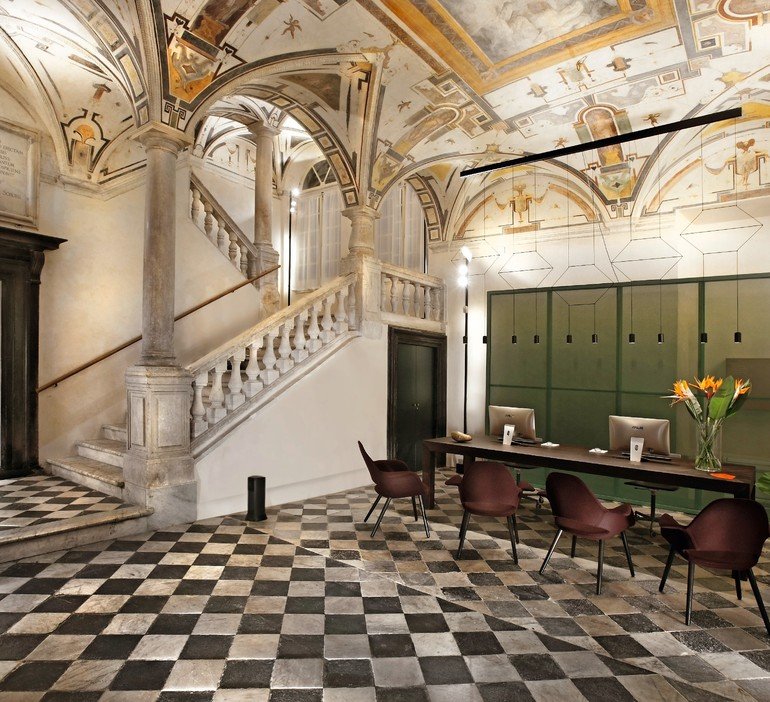 Fresken und Flatscreens im Palazzo Grillo
