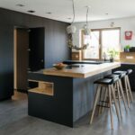 In Zeiten knappen Wohnraums kommt es auch in der Küche darauf an, den zur Verfügung stehenden Platz bestmöglich zu nutzen, mit Stauraum.