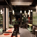 Das Konzept des Stuttgarter Restaurants Ōkyū geht auf die japanische Tempelarchitektur zurück und stammt vom Stuttgarter Studio Komo.